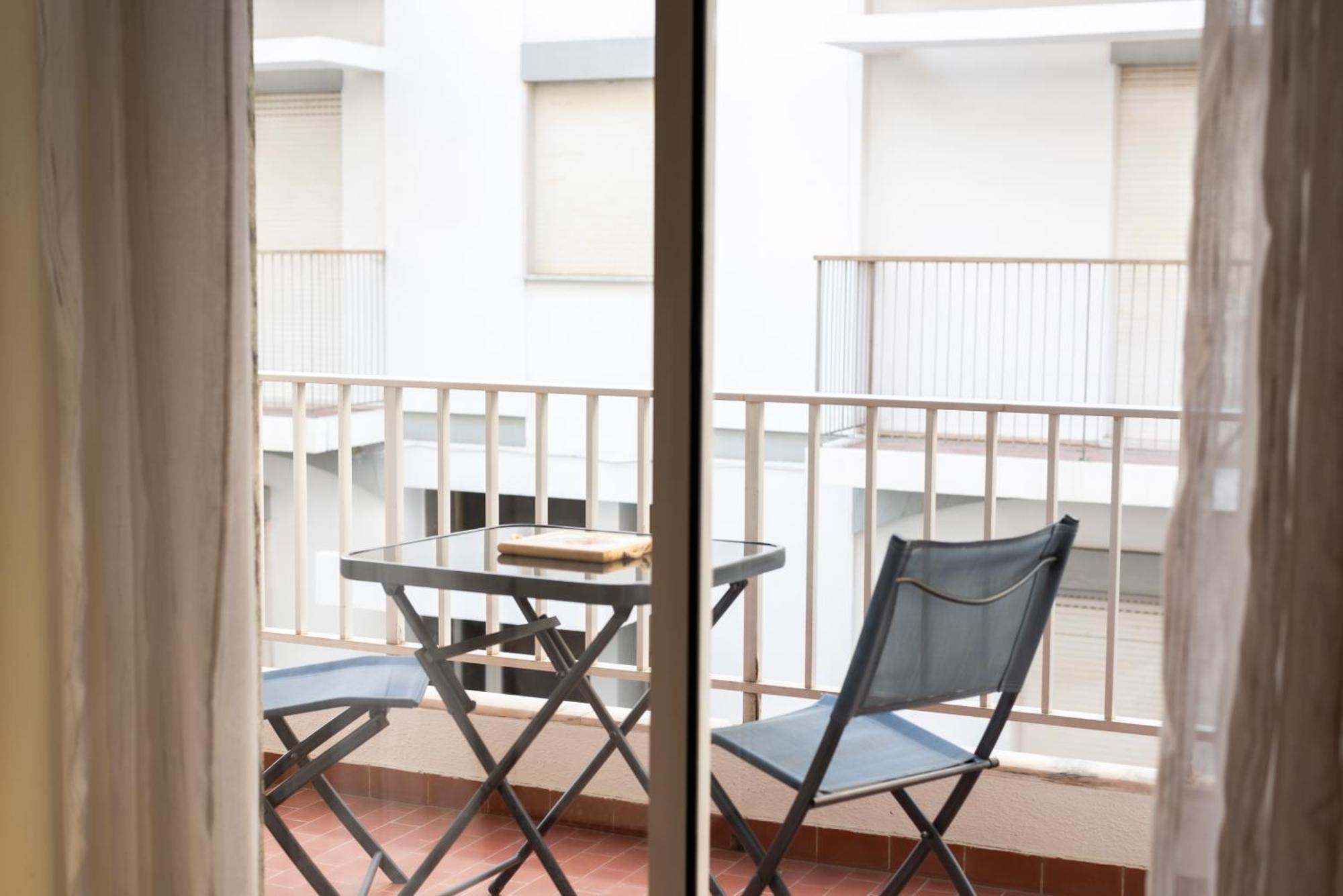 Jaune - 50 Meters To The Beach - Quarteira Luaran gambar