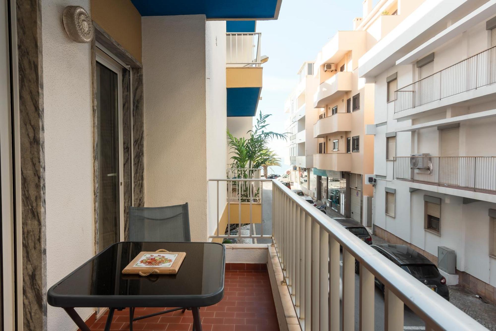 Jaune - 50 Meters To The Beach - Quarteira Luaran gambar