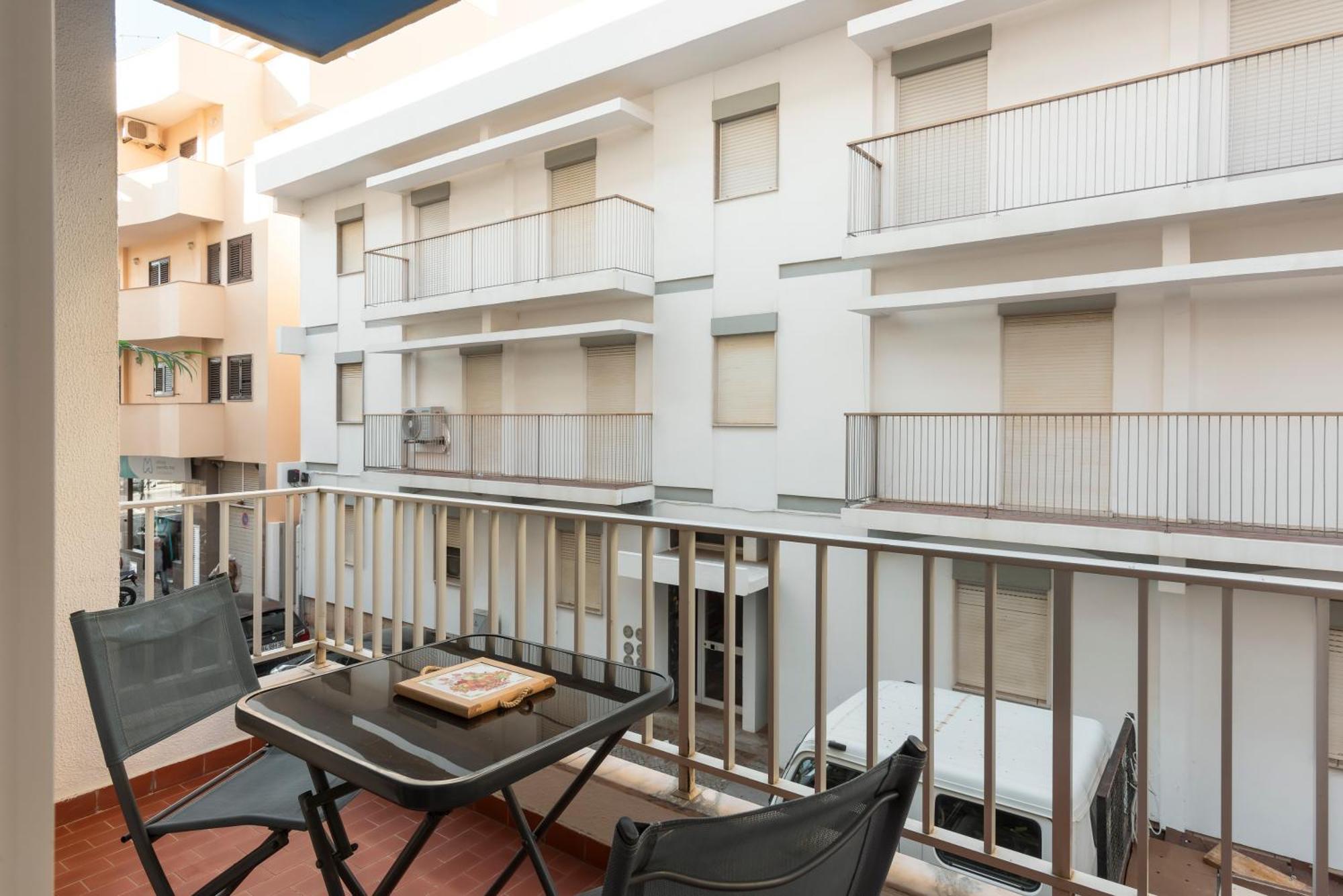 Jaune - 50 Meters To The Beach - Quarteira Luaran gambar