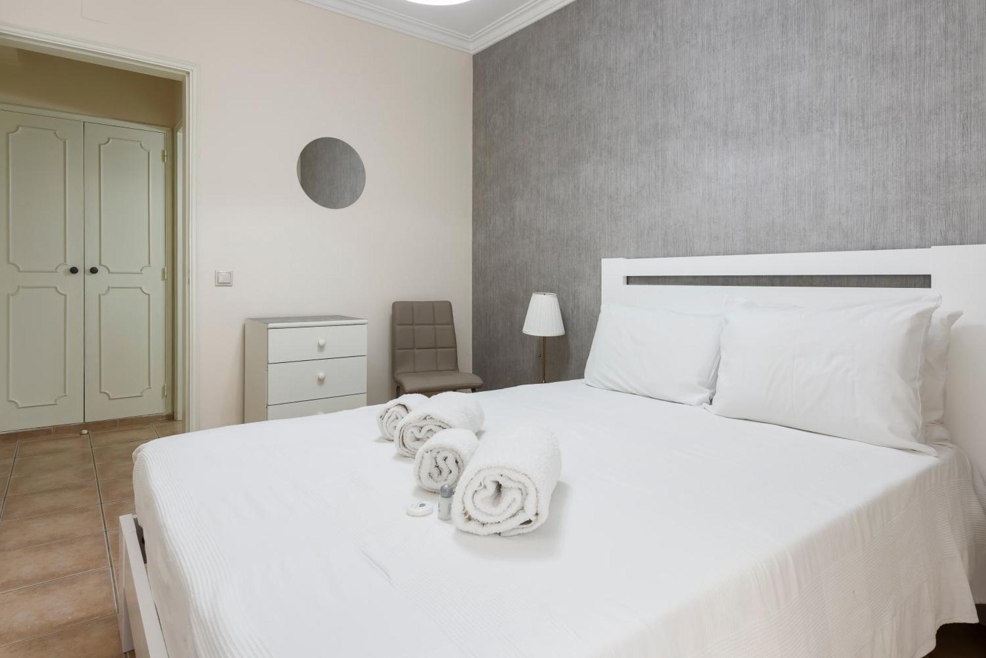 Jaune - 50 Meters To The Beach - Quarteira Luaran gambar